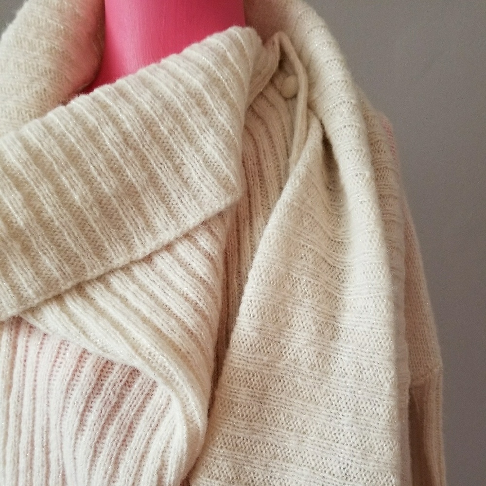Sweater - Picture 4 of 5
